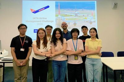 Đóng vai nhà điều hành hãng bay, sinh viên Việt Nam giành Á quân toàn cầu
