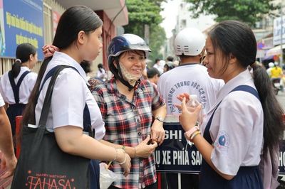 Mùa thi, chuyên gia chỉ cách ăn uống, vận động để không 'sập nguồn'