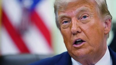 Ông Donald Trump nói 'muốn chiếm' đảo Kharg, Iran tuyên bố 'chính Mỹ mới phải đầu hàng'