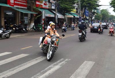 Đưa thí sinh ngủ quên đến điểm thi kịp giờ làm bài