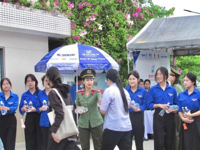 Tuổi trẻ, phụ nữ Công an thành phố Đà Nẵng đồng hành, hỗ trợ thí sinh