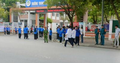 Sáng nay, hơn 1,2 triệu thí sinh bước vào buổi thi tốt nghiệp THPT đầu tiên