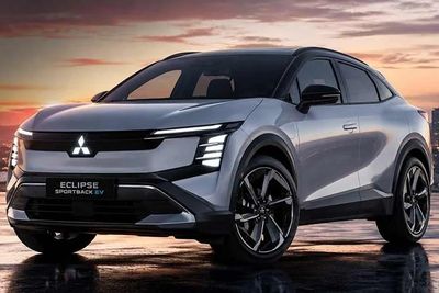 [GALLERY] Mitsubishi Eclipse 'hồi sinh' sau 16 năm nhờ Nissan Leaf