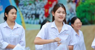Bài thi Ngữ văn theo hình thức tự luận mở đầu Kỳ thi tốt nghiệp THPT 2026