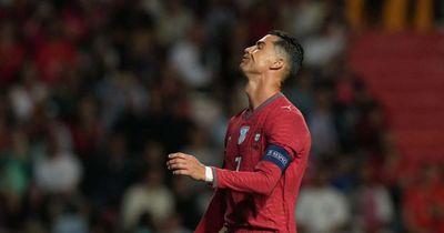 Ronaldo vô duyên khó tin, lỡ cơ hội nối dài kỷ lục