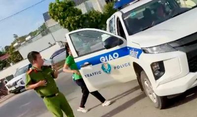 CSGT Gia Lai động viên, kịp thời đưa thí sinh đến Điểm thi