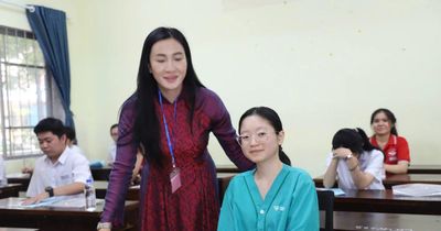 Nữ sinh Đắk Lắk quyết tâm dự thi dù vừa qua phẫu thuật