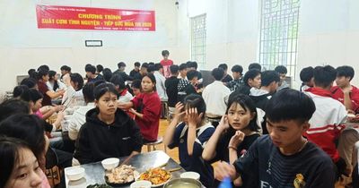 Sĩ tử vùng cao được tiếp sức bằng những hoạt động ý nghĩa