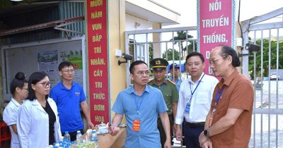 Lãnh đạo tỉnh Điện Biên động viên lực lượng tuyến đầu phục vụ kỳ thi