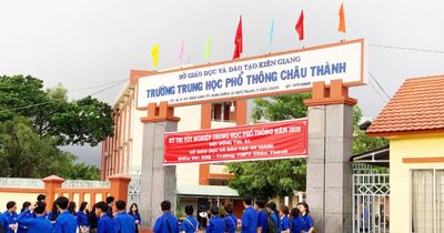 Tiếp sức thí sinh dân tộc Khmer vững tin vượt vũ môn