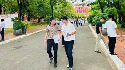 Gợi ý đáp án môn Ngữ Văn thi tốt nghiệp THPT 2026