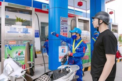 Giá xăng dầu đồng loạt giảm