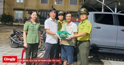 Người dân tự nguyện giao nộp cá thể tê tê Java quý hiếm
