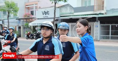 Màu áo xanh đồng hành cùng hơn 29.000 sĩ tử Tây Ninh