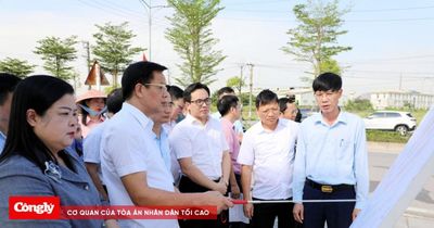 Từ 'dân đi hỏi' đến 'cán bộ đi tìm'