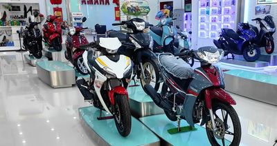 Sức mua giảm, nhiều mẫu xe máy 'hot' vẫn bán chênh giá hàng triệu đồng