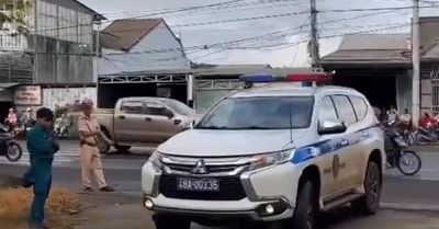 Công an dùng xe đặc chủng đưa thí sinh quên giấy tờ vượt 40km đi thi tốt nghiệp