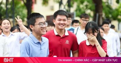Khép lại môn thi đầu tiên - sĩ tử Hà Tĩnh phấn khởi rời trường thi