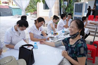 Đưa bác sĩ giỏi về cơ sở, nâng chất lượng y tế tuyến đầu