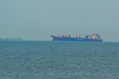 Tổng thống Trump khoe 'nhiệm vụ bí mật' đưa dầu vượt eo biển Hormuz