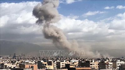 Đàm phán Mỹ - Iran tiếp tục bất chấp các cuộc không kích qua lại