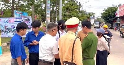 Đi nhầm điểm thi cách gần 30km, thí sinh được CSGT đưa đến phòng thi kịp giờ