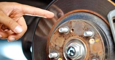 Đĩa phanh ô tô gỉ sét có nguy hiểm?