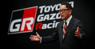 Chủ tịch Toyota cảm thấy cô đơn khi bảo vệ động cơ đốt trong