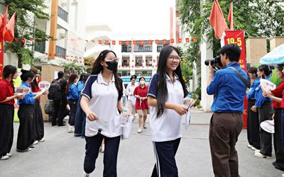 Buổi thi đầu tiên tốt nghiệp THPT 2026: 8 thí sinh bị đình chỉ vì lý do gì?