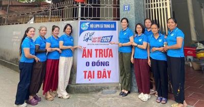 Hà Nội: Hội viên phụ nữ xã Trung Giã chuẩn bị 200 suất ăn '0 đồng' tiếp sức mùa thi