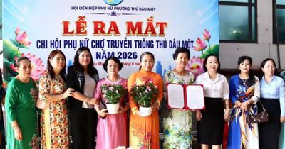 Phường Thủ Dầu Một ra mắt chi hội phụ nữ chợ truyền thống và đồng hành an sinh cùng tiểu thương