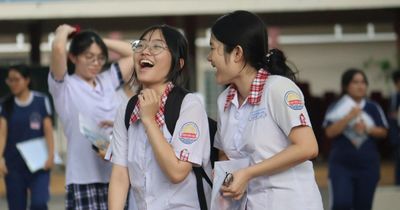 Thi tốt nghiệp THPT 2026: Thí sinh tại TPHCM đánh giá đề môn Toán vừa sức