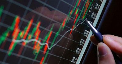 Thanh khoản chạm đáy, VN-Index thiếu động lực bứt phá
