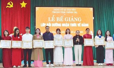 Gắn lý luận với thực tiễn trong giáo dục chính trị