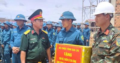 Bộ Chỉ huy quân sự tỉnh kiểm tra, động viên lực lượng hỗ trợ xây dựng trường học tại khu vực biên giới