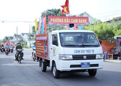Phường Bắc Cam Ranh ra quân tuyên truyền lưu động về trật tự đô thị, an toàn giao thông