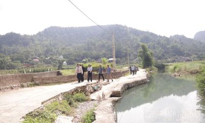 Kiểm tra công tác phòng, chống thiên tai tại một số xã