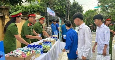Tiếp sức mùa thi: Lan tỏa tinh thần sẻ chia