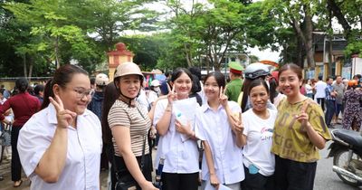 Sát cánh cùng sĩ tử