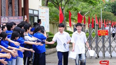 Kết thúc môn thi Ngữ văn: Đề thi hay, thí sinh phấn khởi