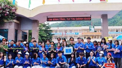 Gần 2.000 ĐVTN tham gia tiếp sức mùa thi