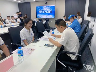 Lao động biết ngoại ngữ 'đắt giá'