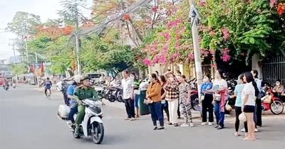 Một thí sinh ở An Giang được công an phường đến tận nhà đưa đến phòng thi