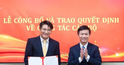 Trao Quyết định bổ nhiệm Phó Vụ trưởng Vụ Văn hóa và Xã hội