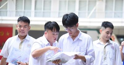 Thí sinh rạng rỡ vì đề thi Toán tốt nghiệp THPT vừa sức, nhiều em tự tin đạt điểm 10