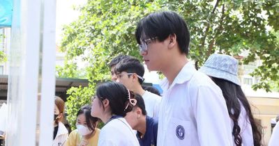 Hơn 1,2 triệu học sinh bước vào môn thi tốt nghiệp đầu tiên