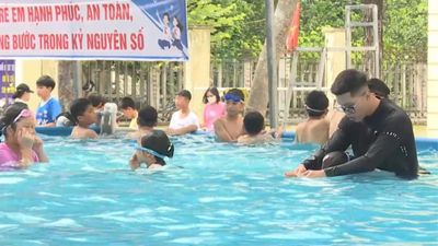 Phòng chống đuối nước hiệu quả từ lớp dạy bơi miễn phí