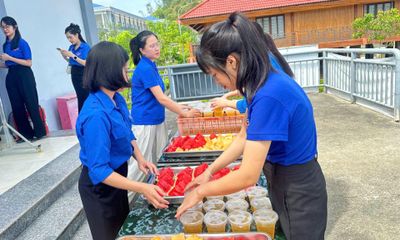 Những bữa cơm nghĩa tình tiếp sức sĩ tử mùa thi
