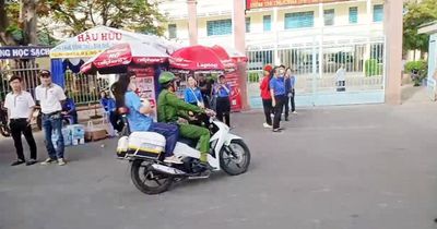 Công an đến tận nhà đưa nữ sinh ngủ quên tới điểm thi tốt nghiệp THPT