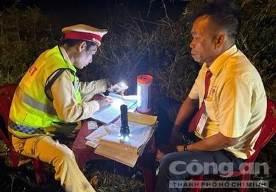 Phát hiện tài xế xe khách vi phạm nồng độ cồn khi đang chở 30 người